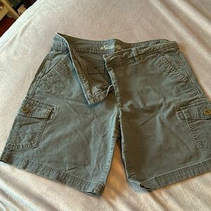 Eddie Bauer gray cargo shorts size 8